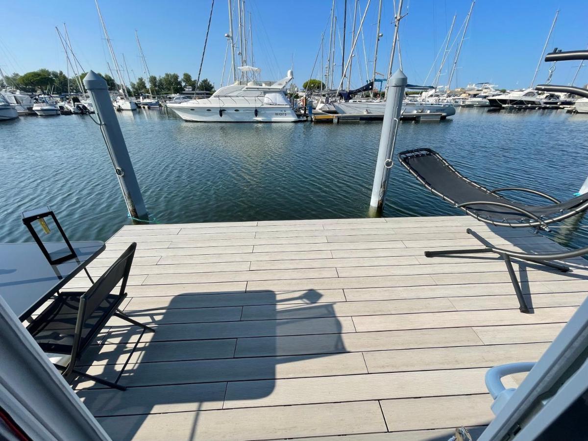 Marina Degli Estensi Floating Resort Llido Degli Estensi Exterior foto